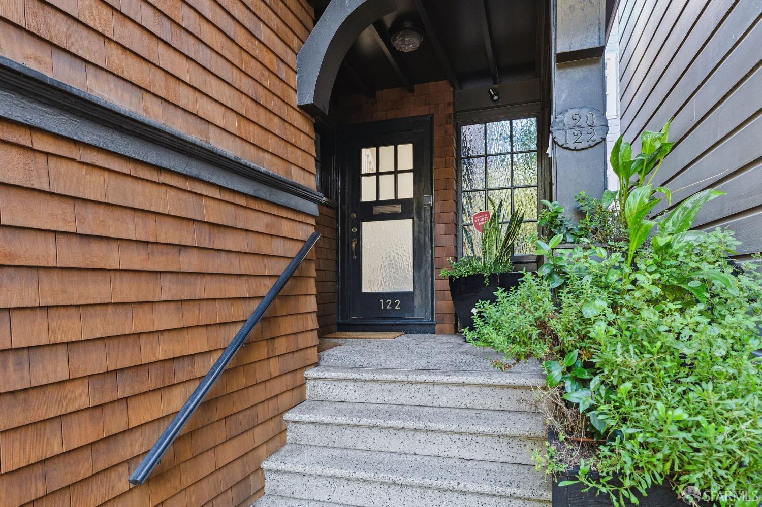 122 Palm Avenue