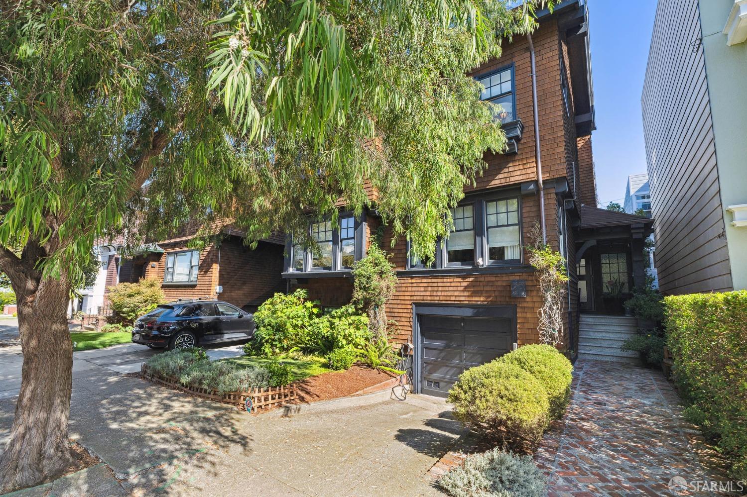122 Palm Avenue