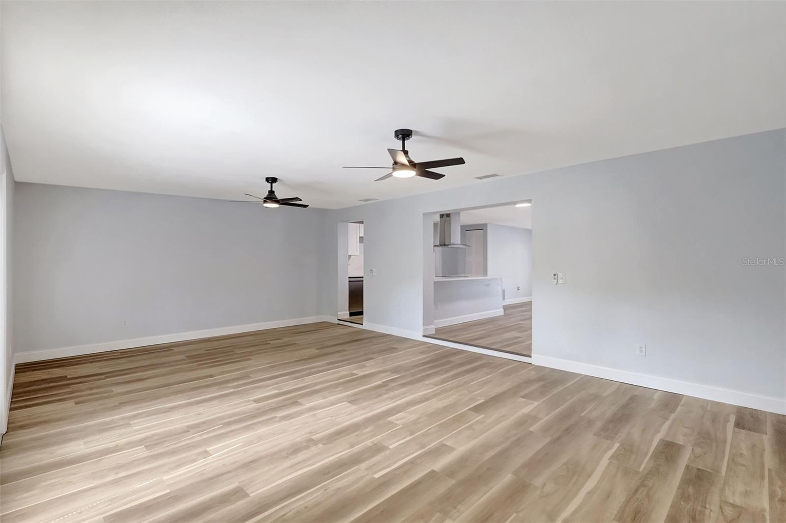 1024 APPLEWOOD DR