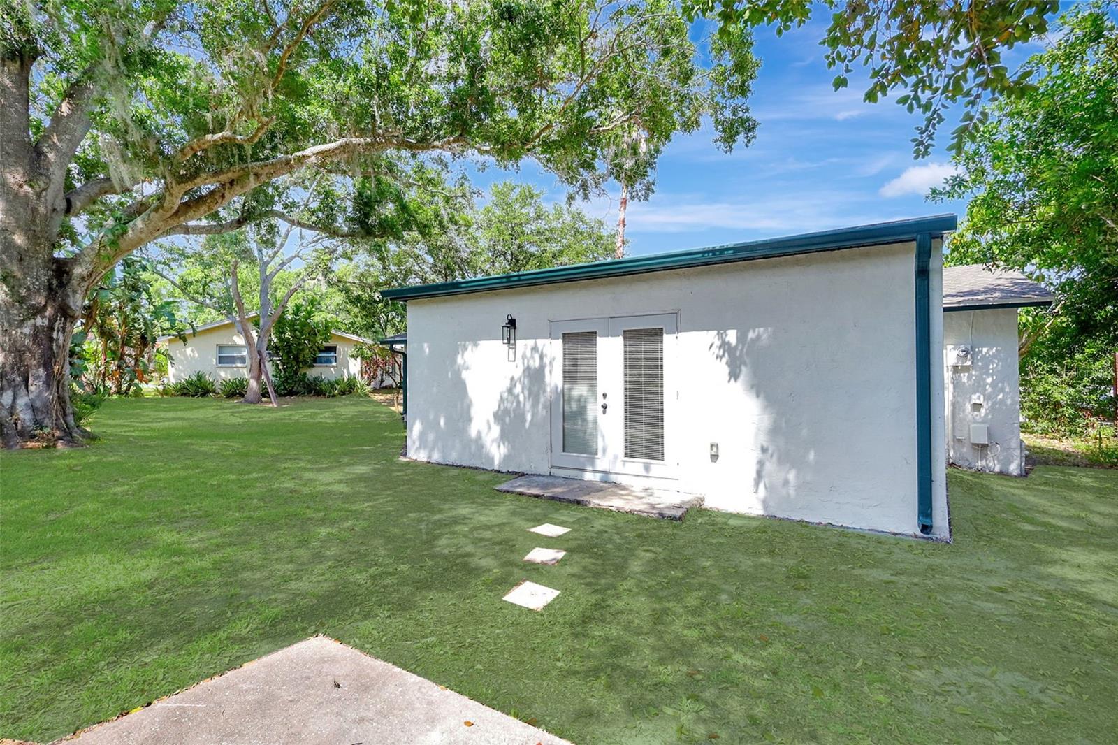 1024 APPLEWOOD DR