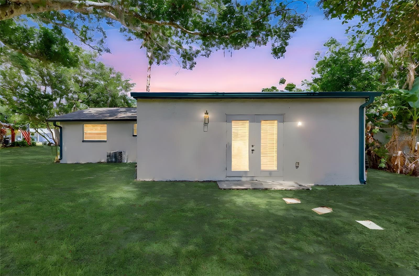1024 APPLEWOOD DR