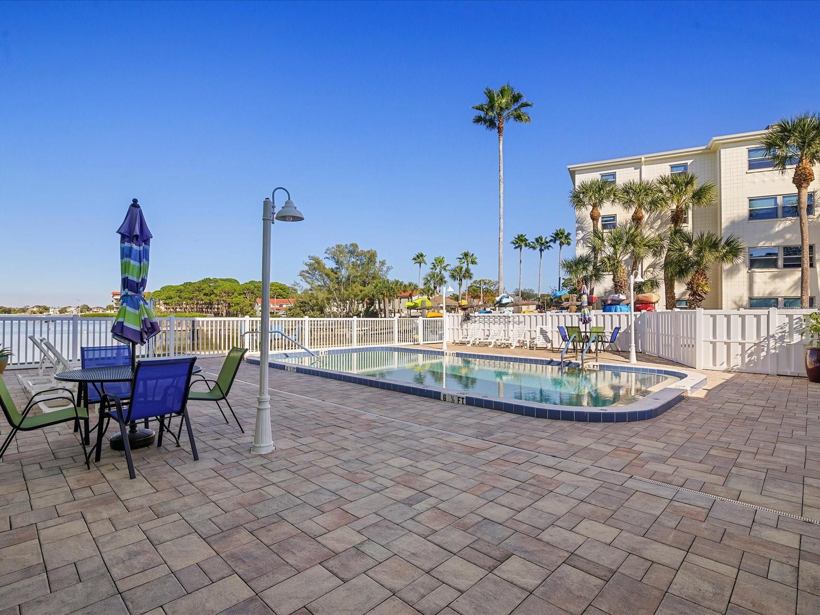 464 N PAULA DR #322