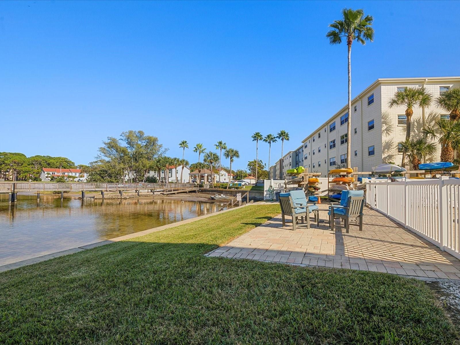 464 N PAULA DR #322