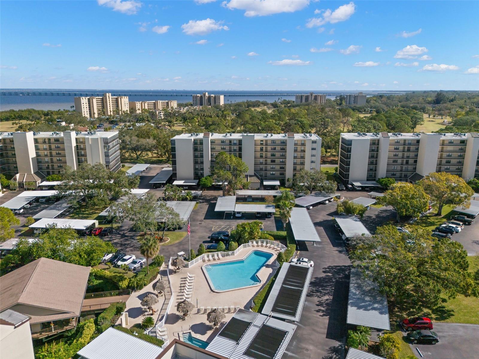 2700 COVE CAY DR #3F