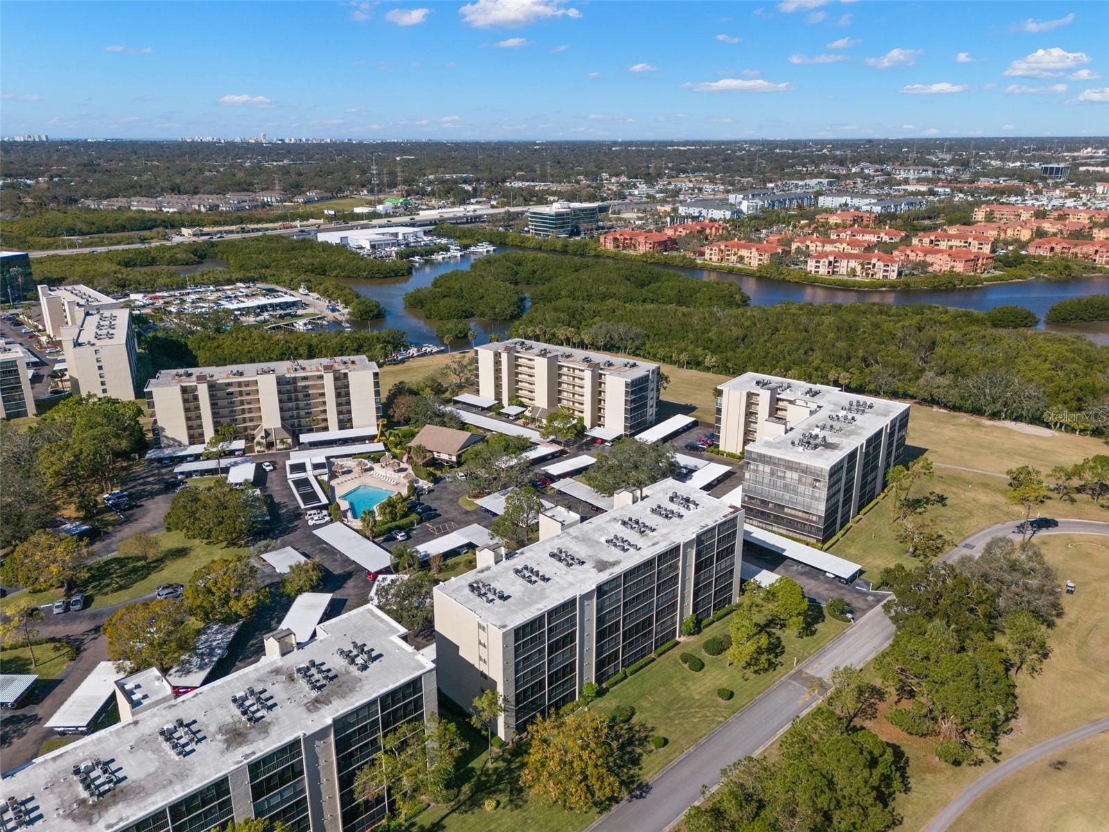 2700 COVE CAY DR #3F