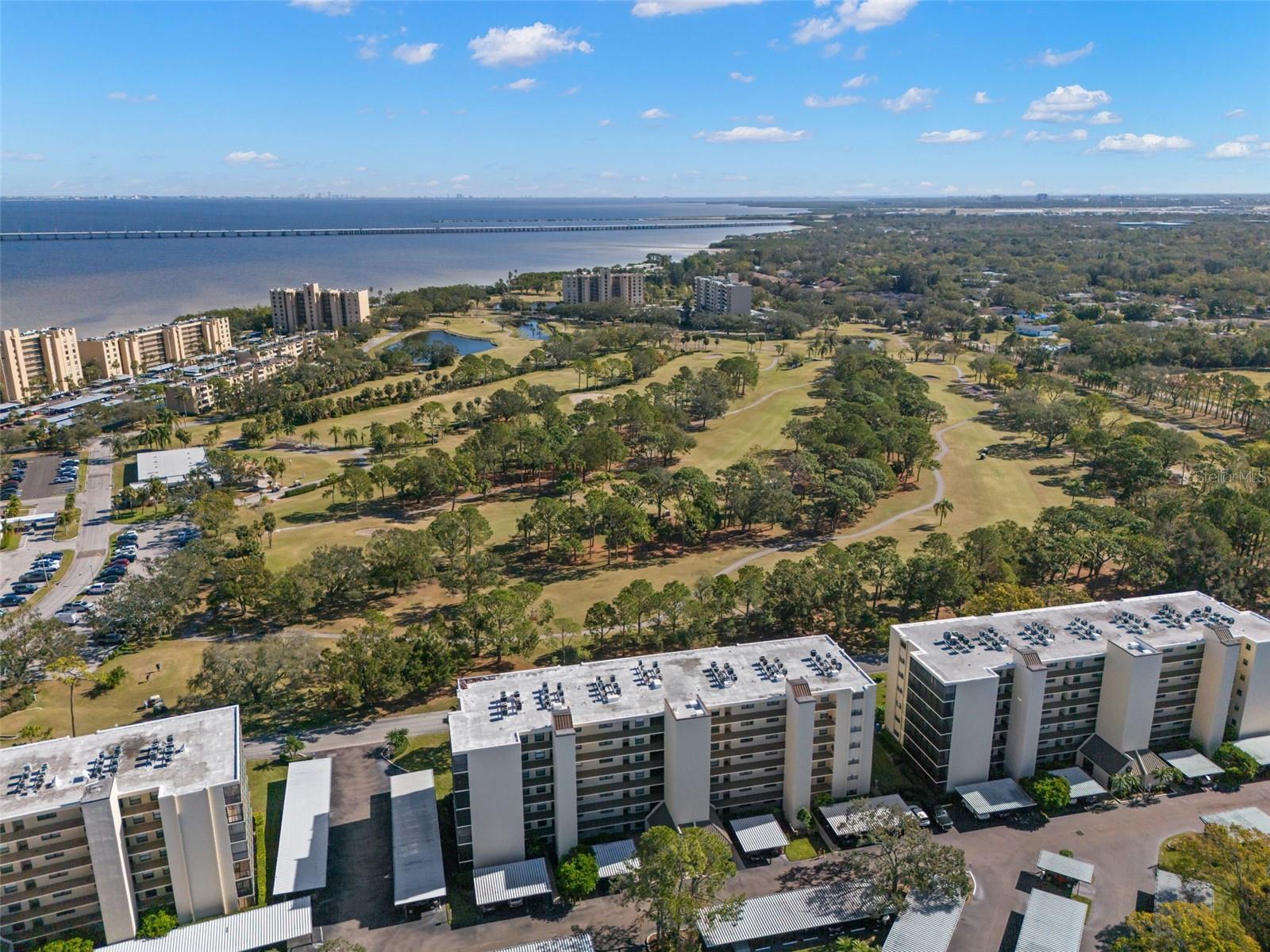 2700 COVE CAY DR #3F