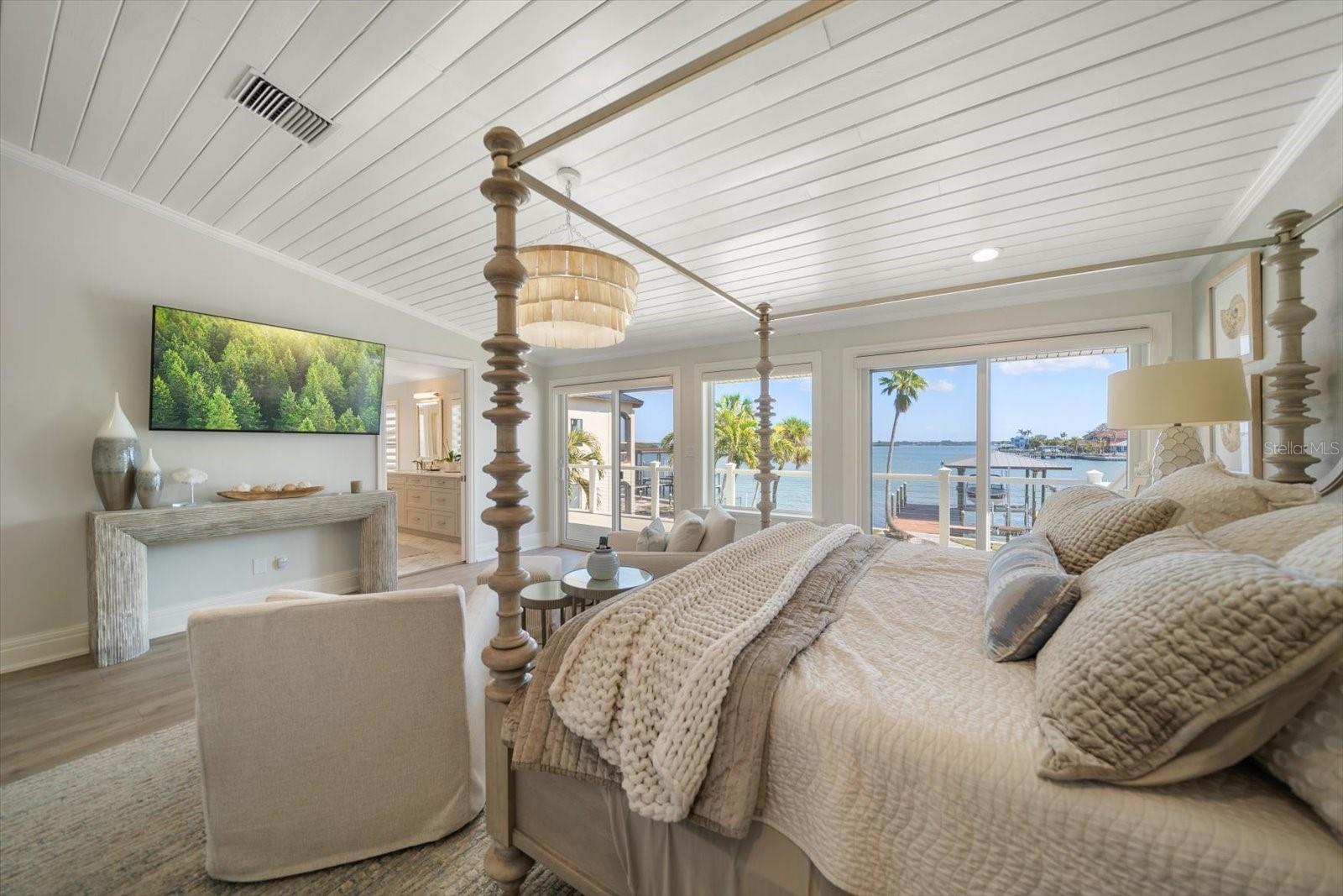 901 BAY ESPLANADE