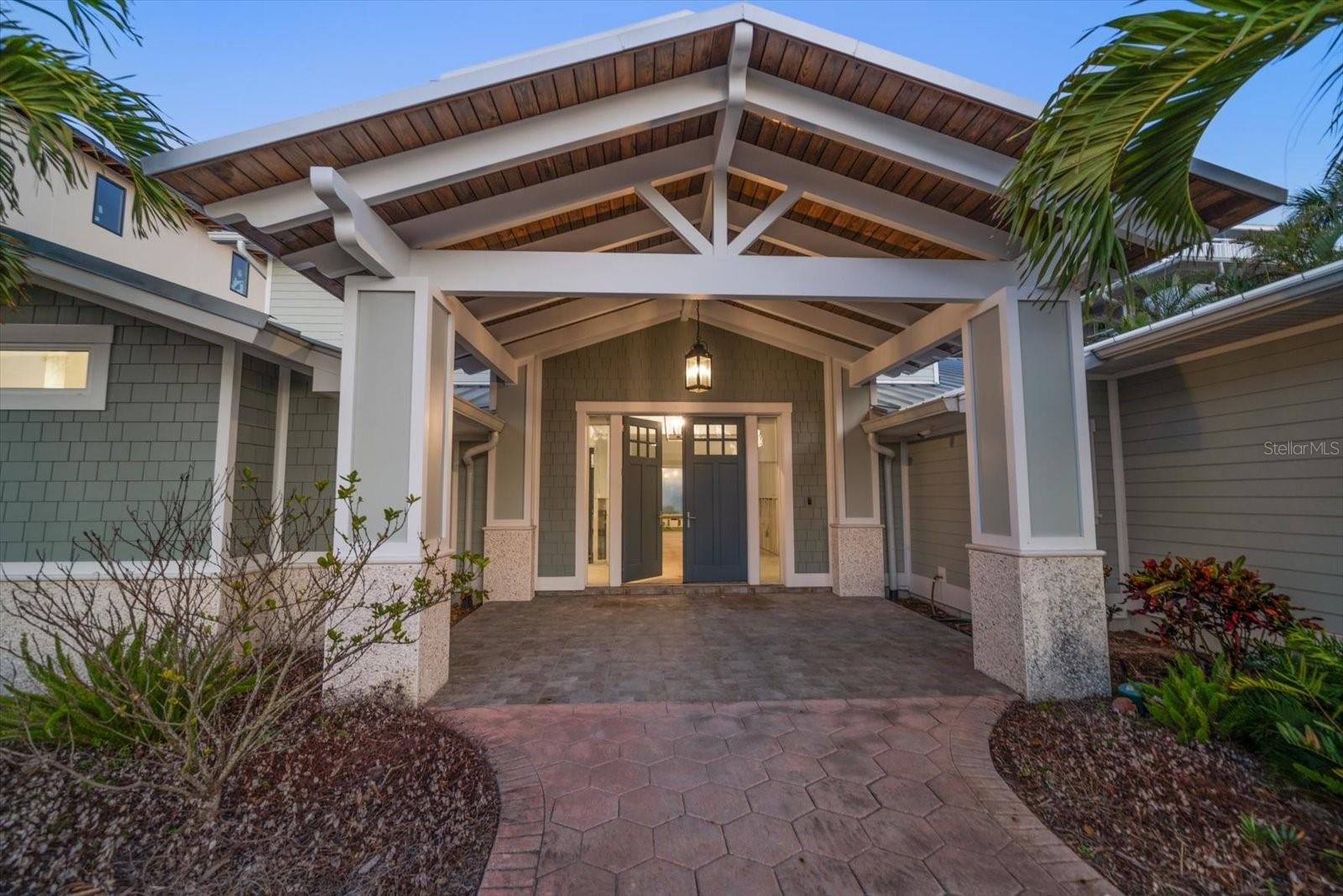 901 BAY ESPLANADE