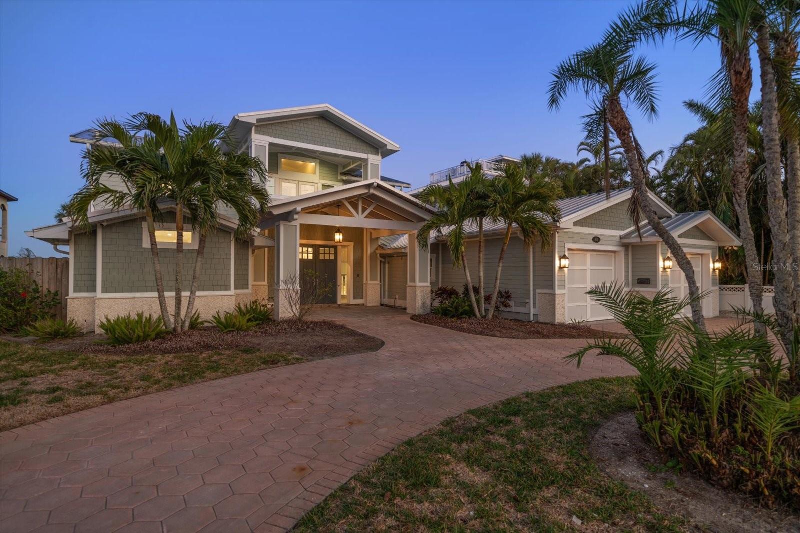 901 BAY ESPLANADE