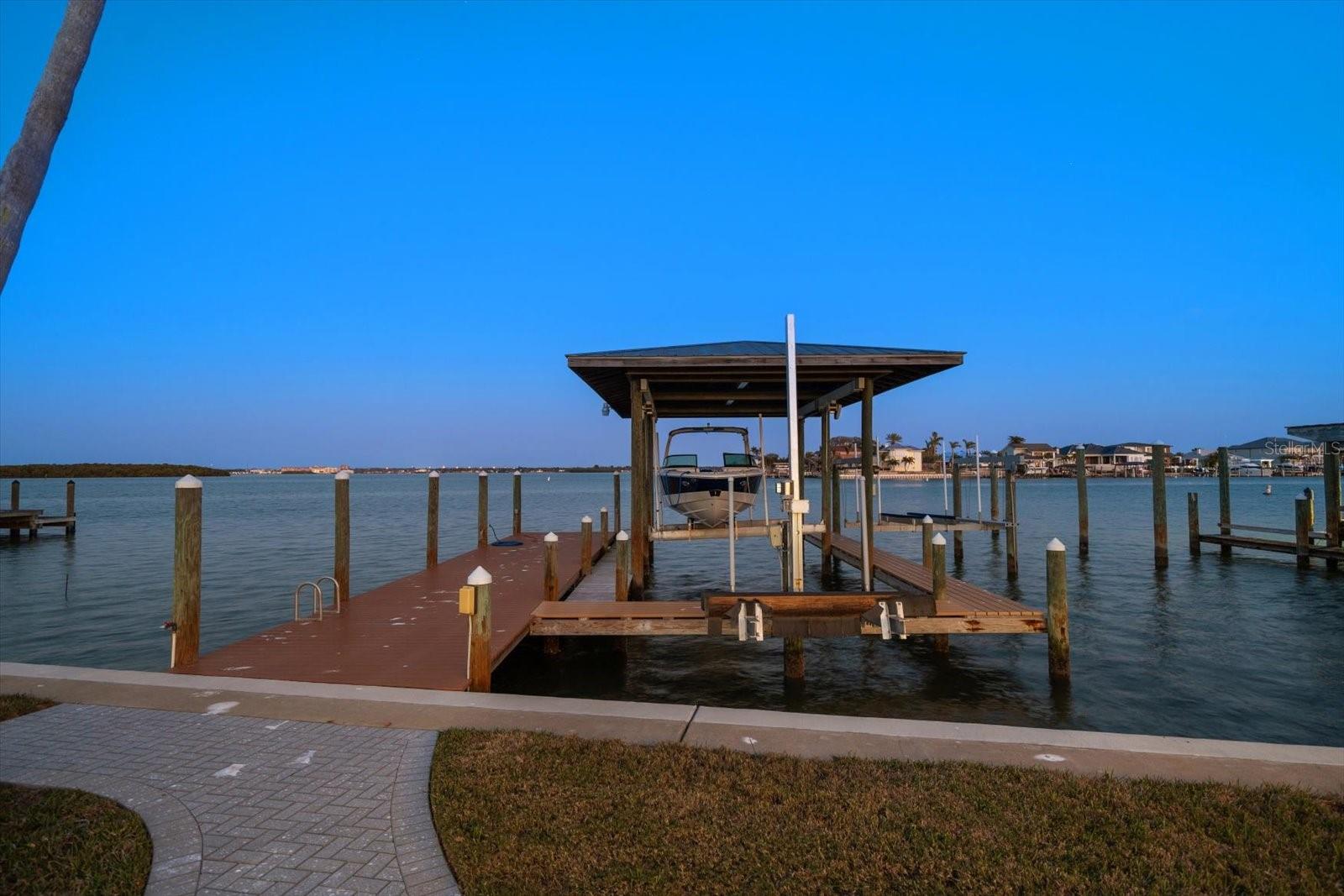 901 BAY ESPLANADE