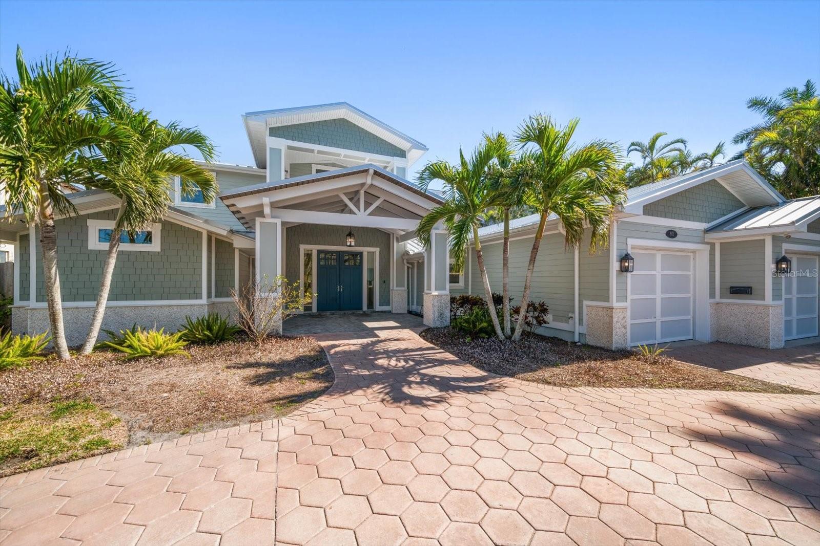901 BAY ESPLANADE