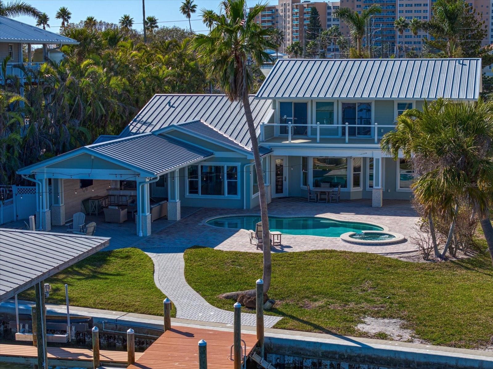 901 BAY ESPLANADE