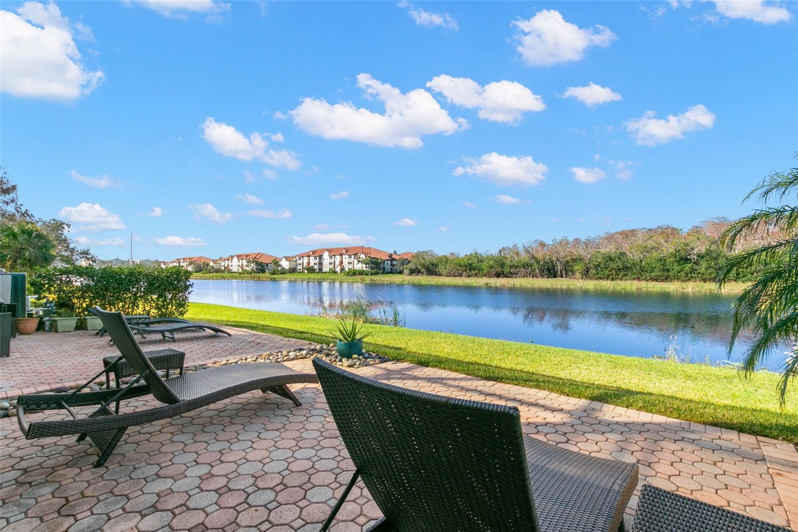 1576 LAGO VISTA BLVD