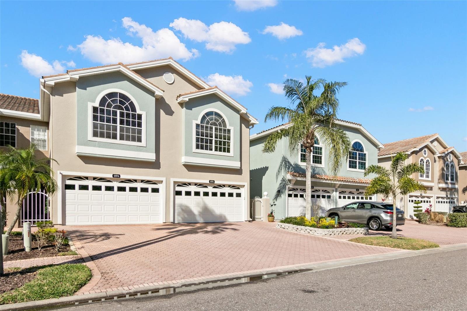 1576 LAGO VISTA BLVD