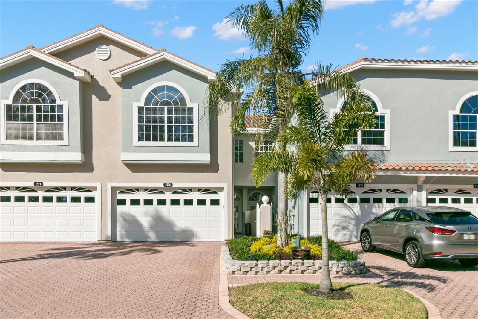 1576 LAGO VISTA BLVD