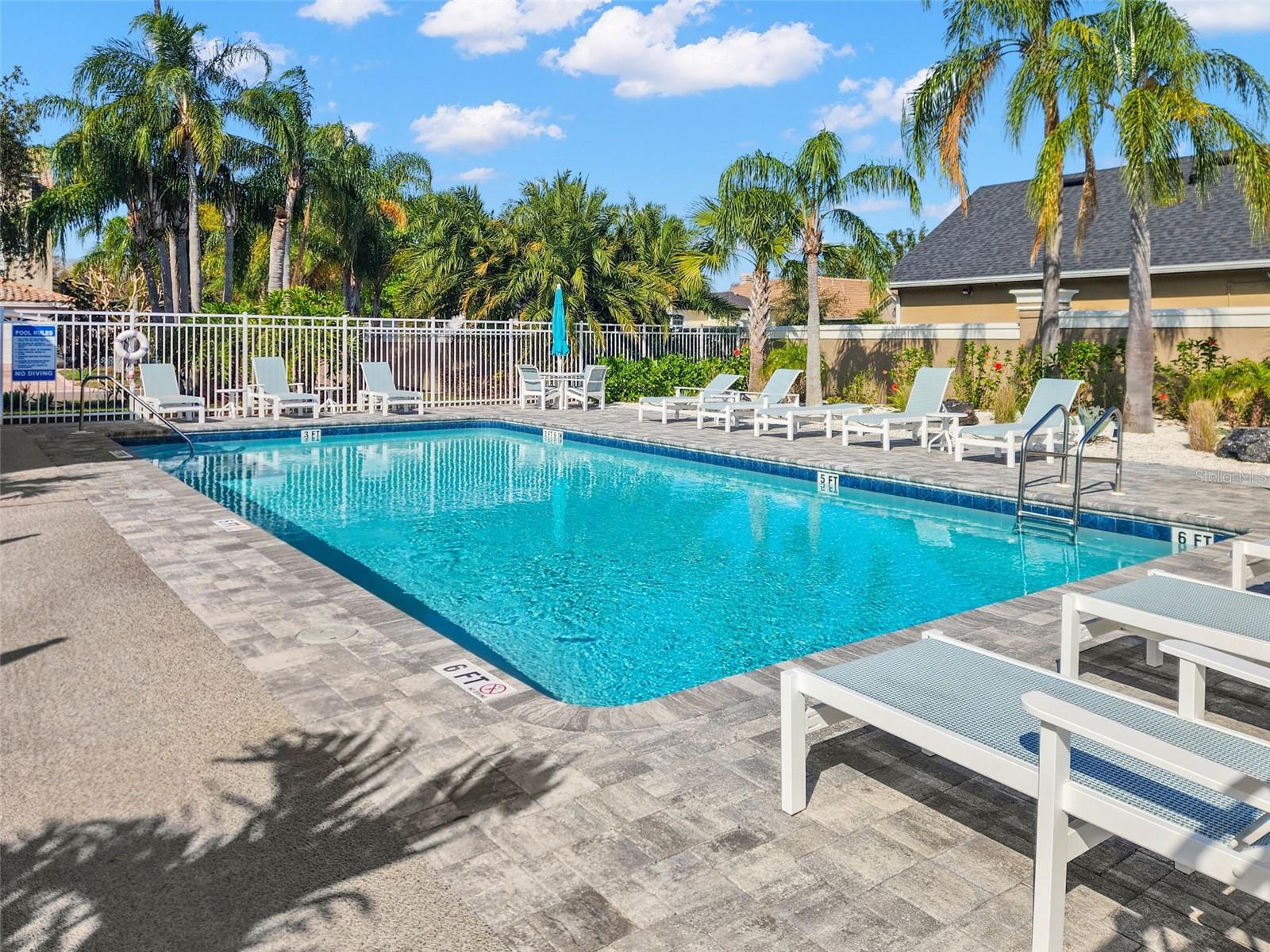 1576 LAGO VISTA BLVD