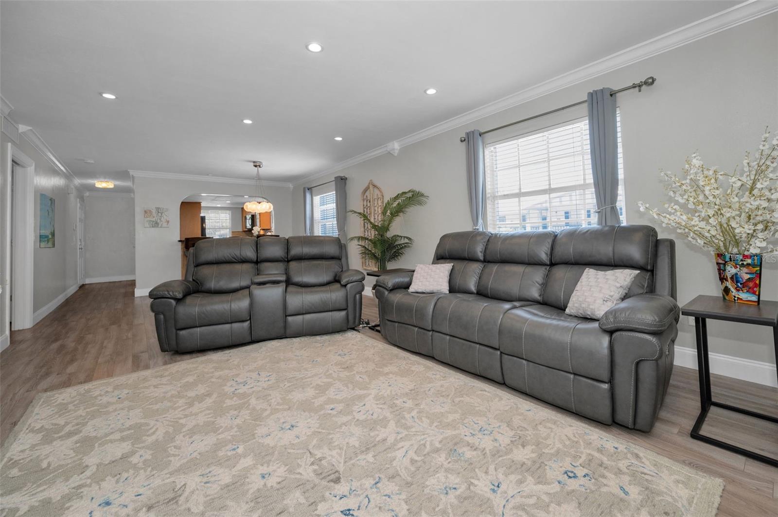 200 GLENNES LN #201