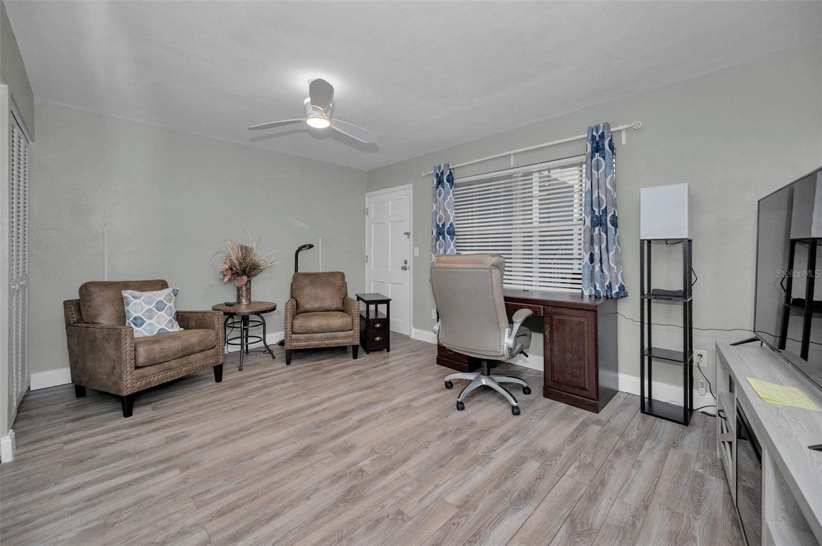 200 GLENNES LN #201