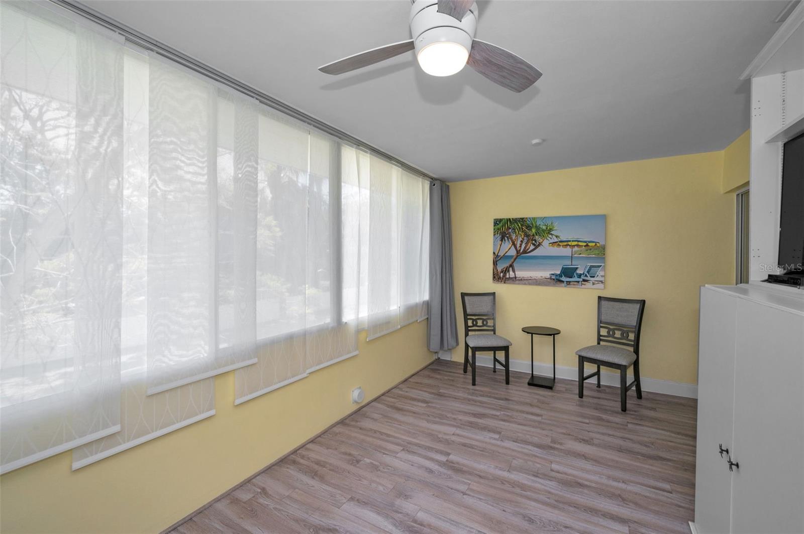 200 GLENNES LN #201
