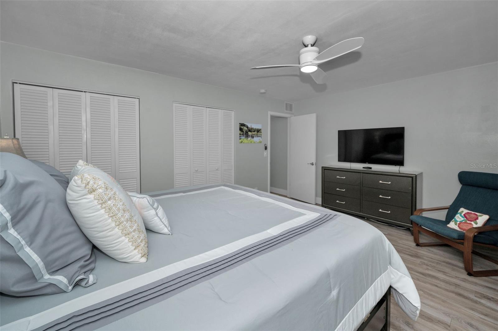 200 GLENNES LN #201
