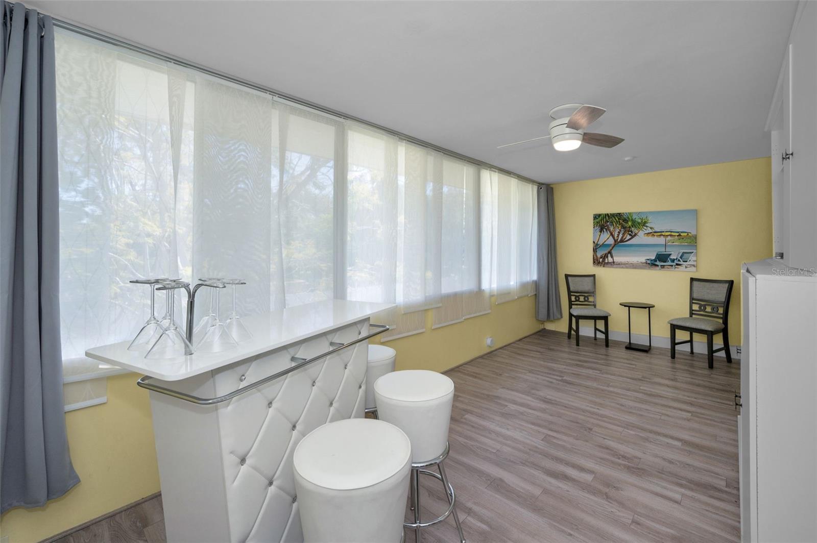 200 GLENNES LN #201