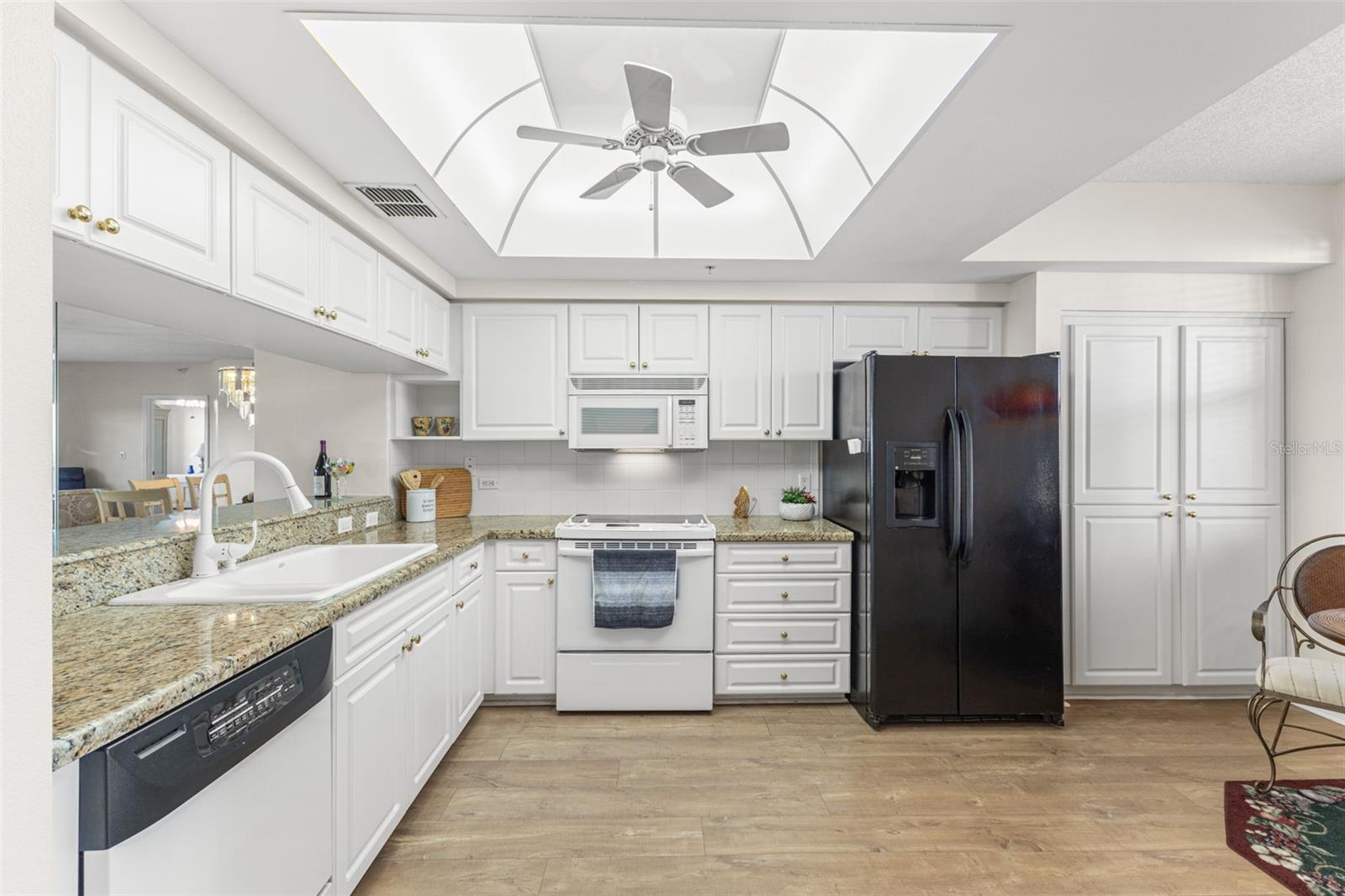 6475 SHORELINE DR #5403