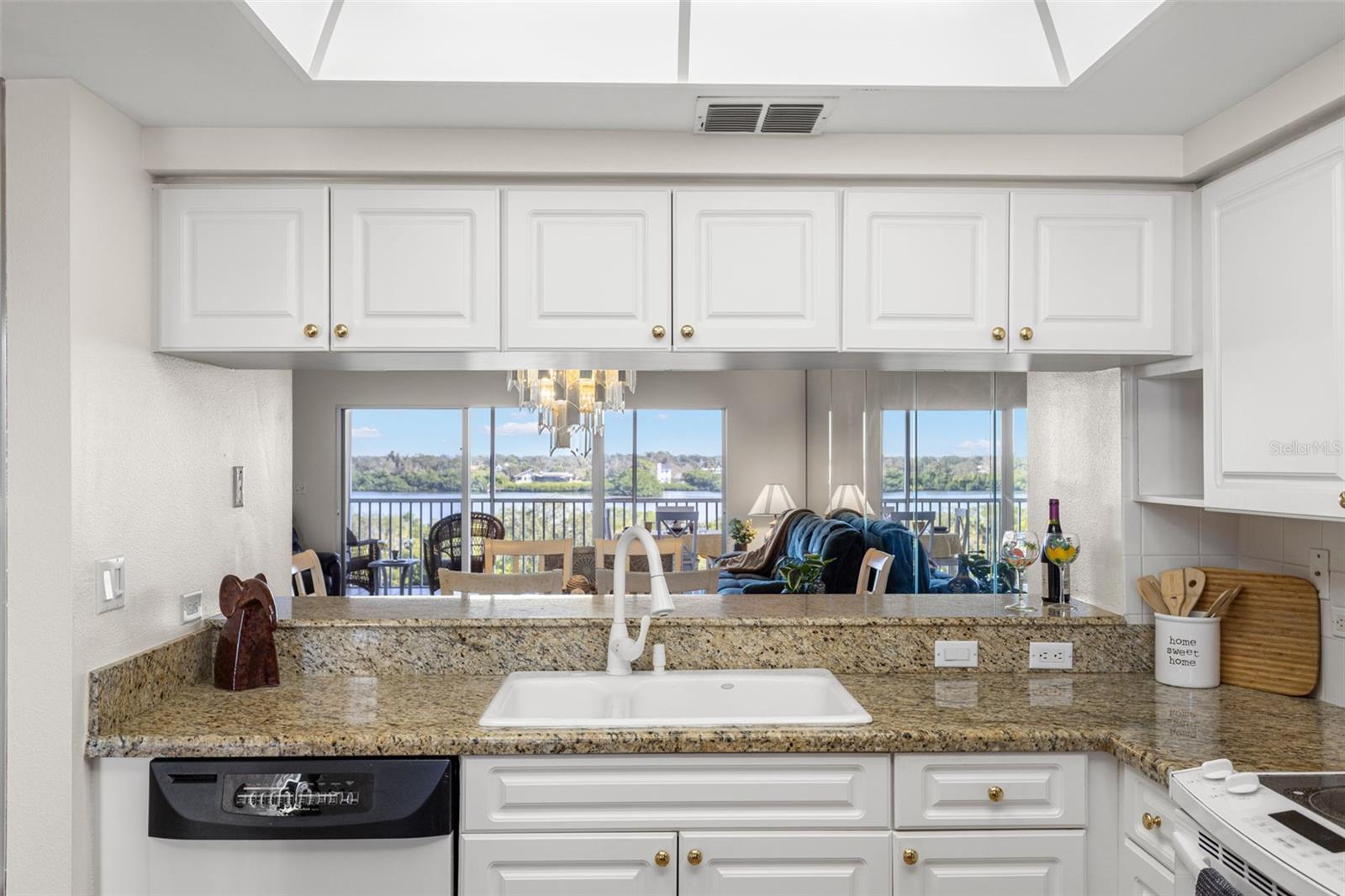 6475 SHORELINE DR #5403