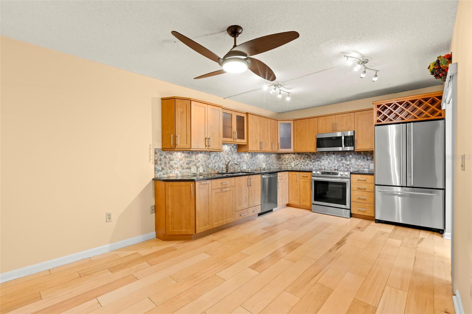 2712 12TH CT