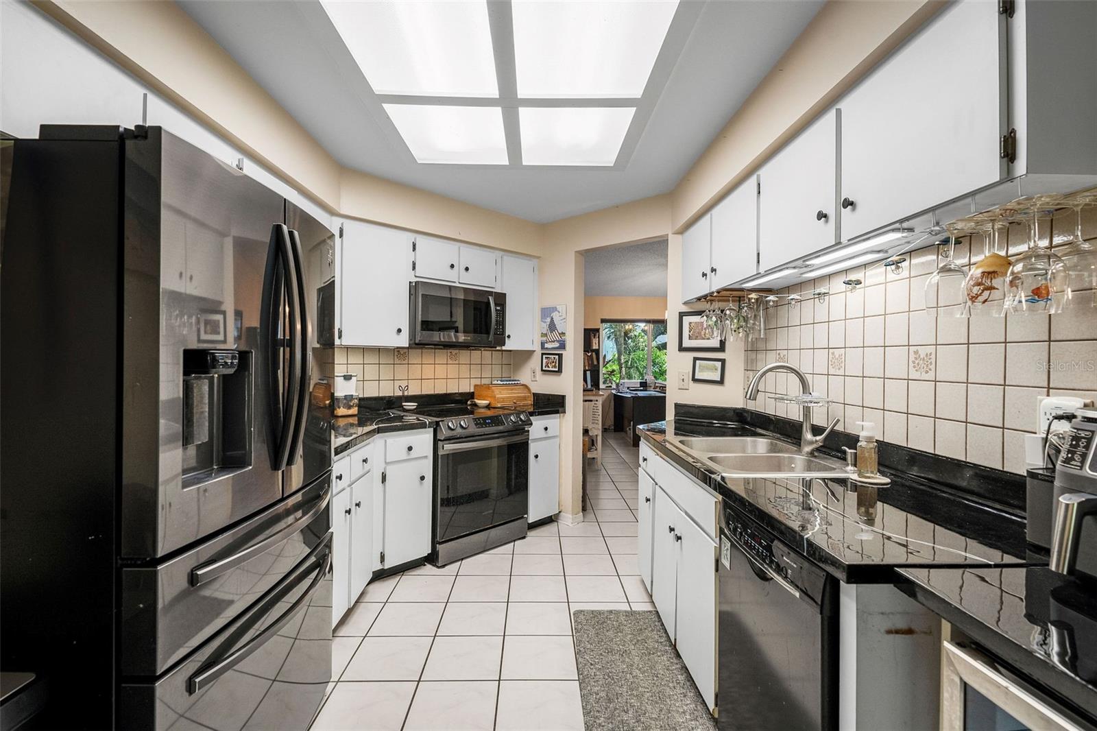 2161 CYPRESS POINT DR N