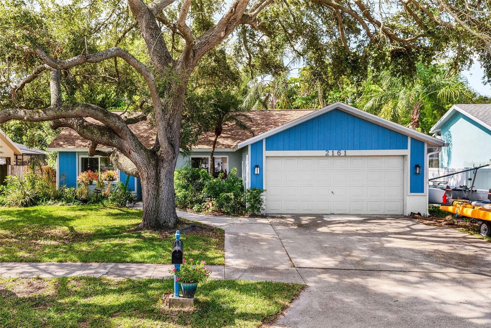 2161 CYPRESS POINT DR N