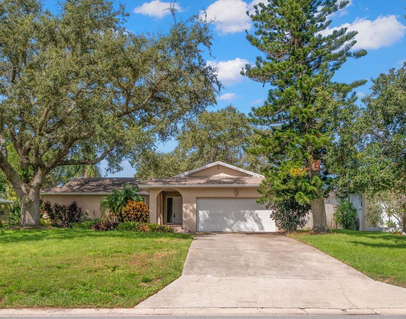 8054 BAYSHORE DR
