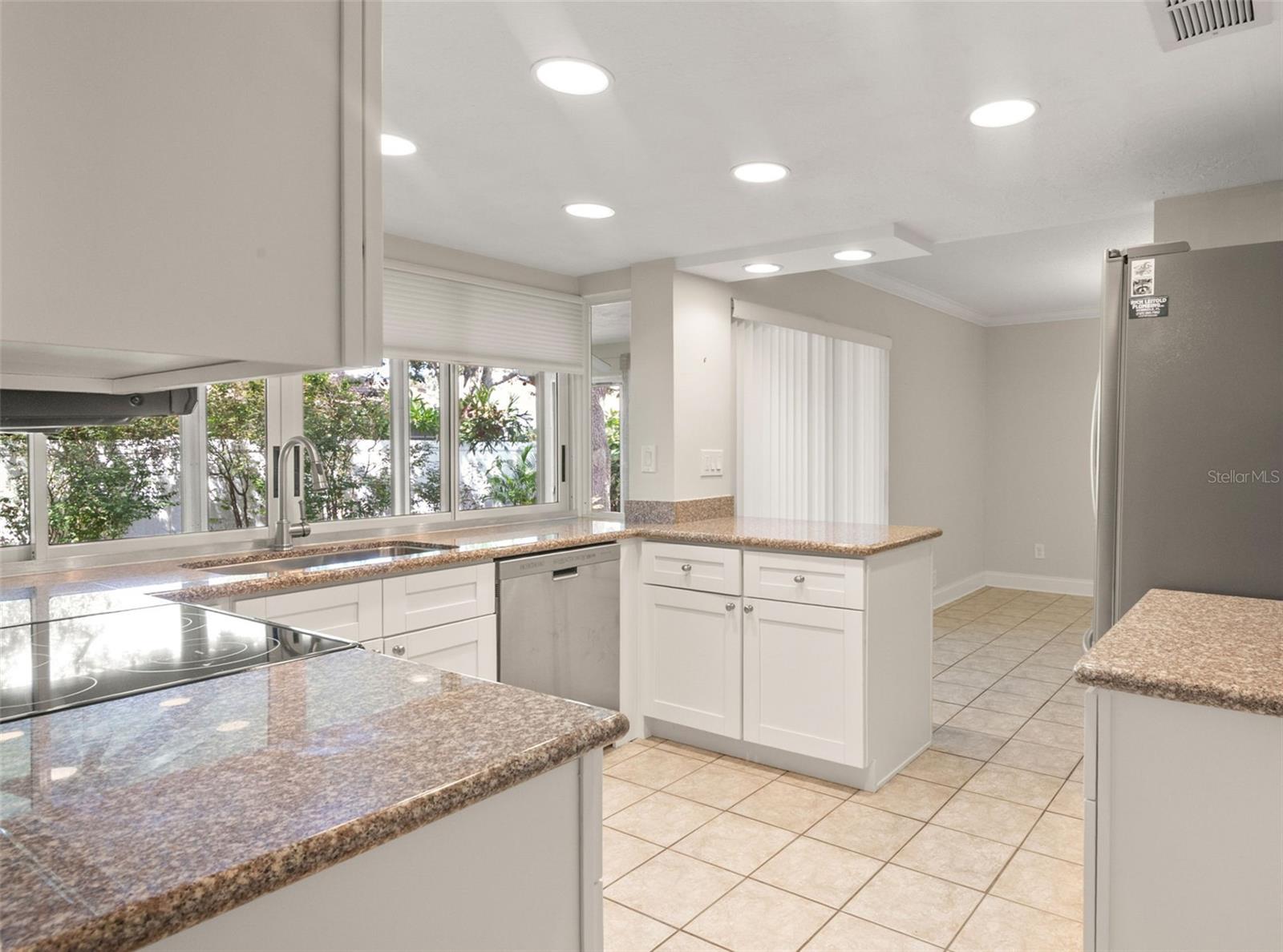 8054 BAYSHORE DR