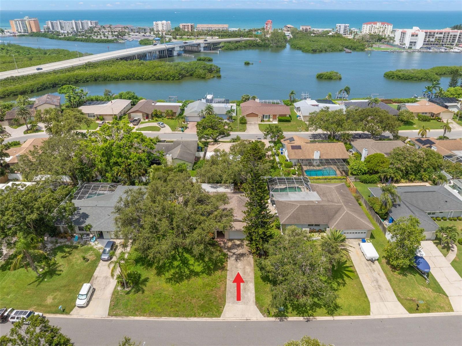 8054 BAYSHORE DR