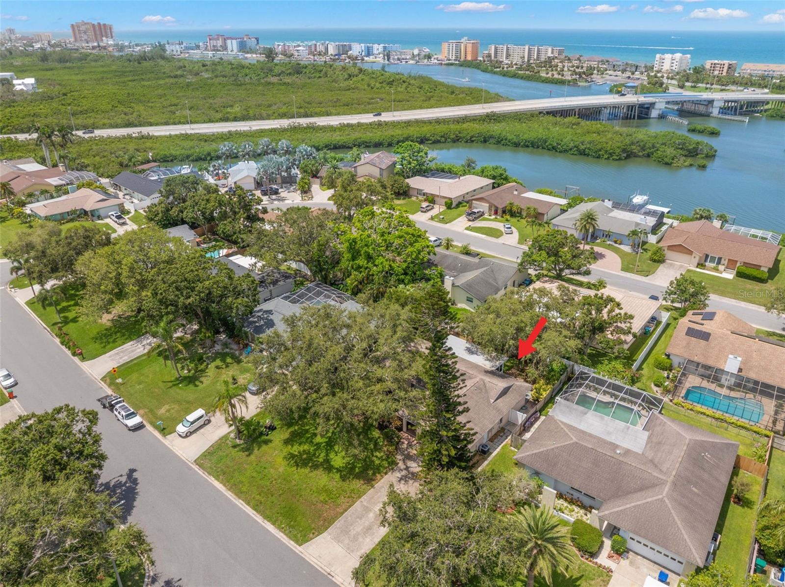 8054 BAYSHORE DR