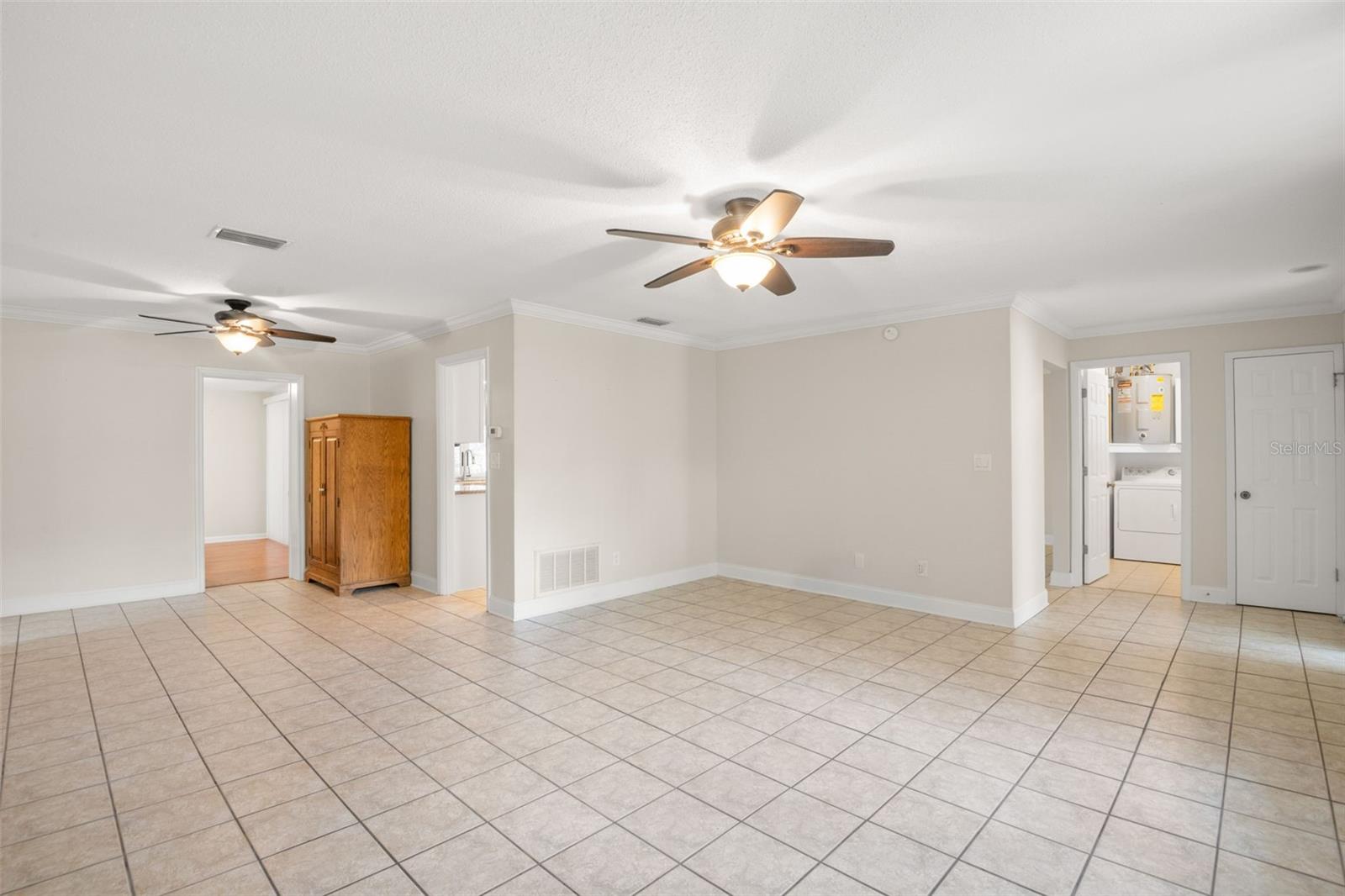 8054 BAYSHORE DR