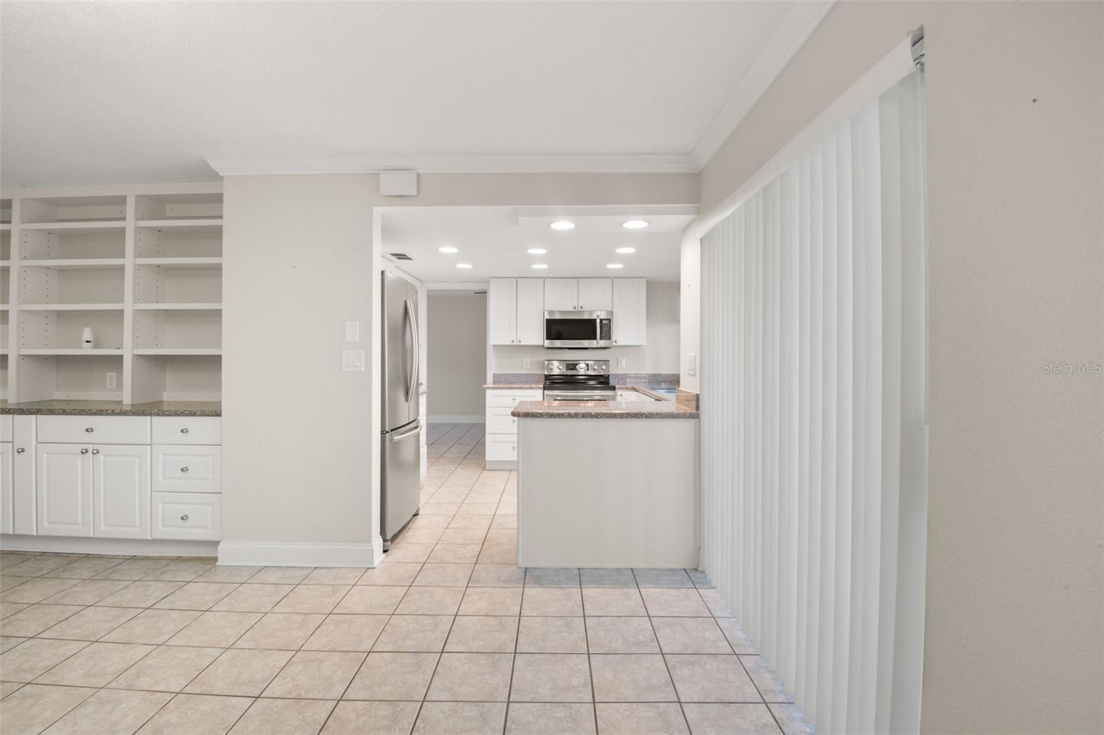 8054 BAYSHORE DR
