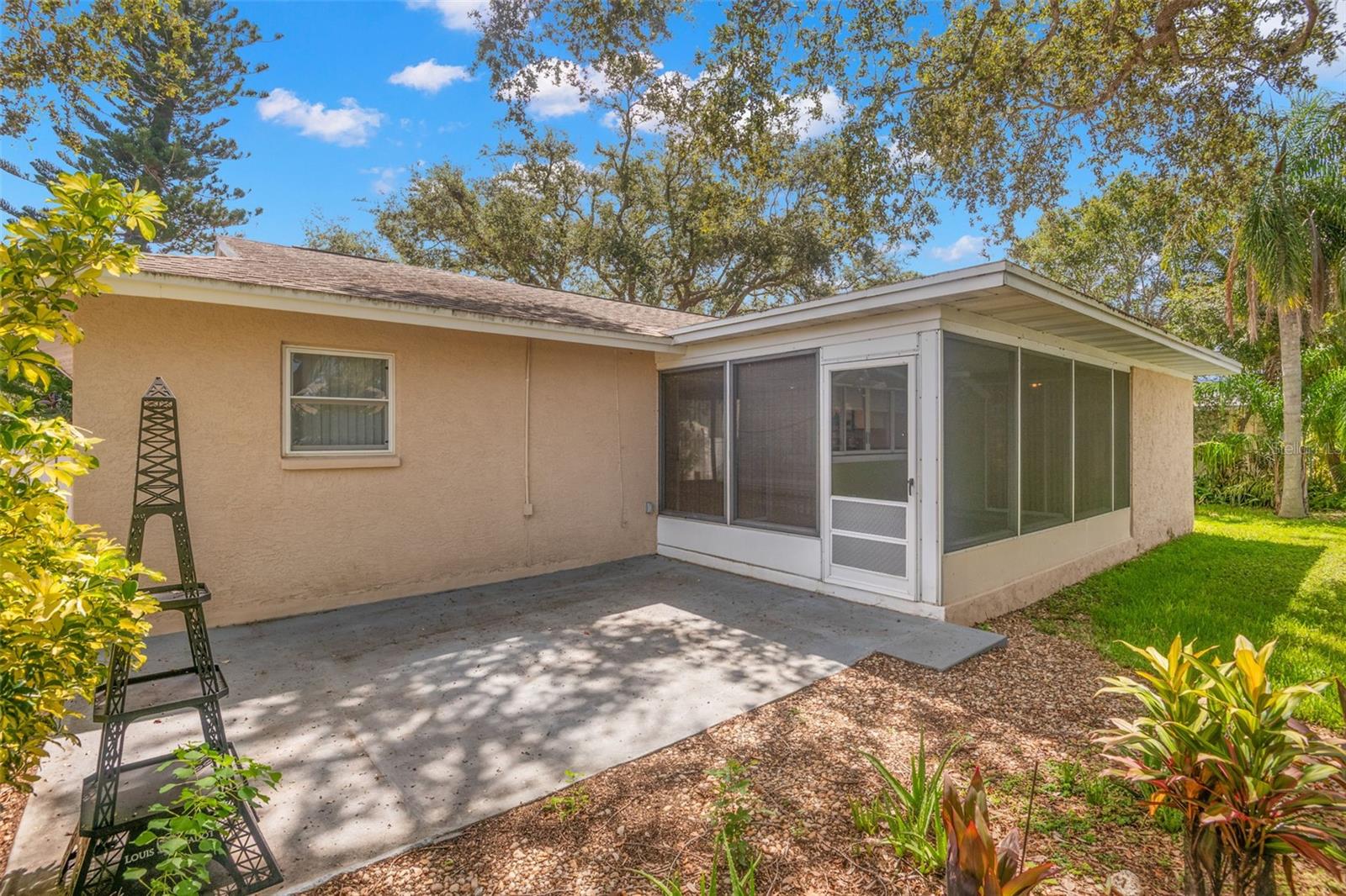 8054 BAYSHORE DR