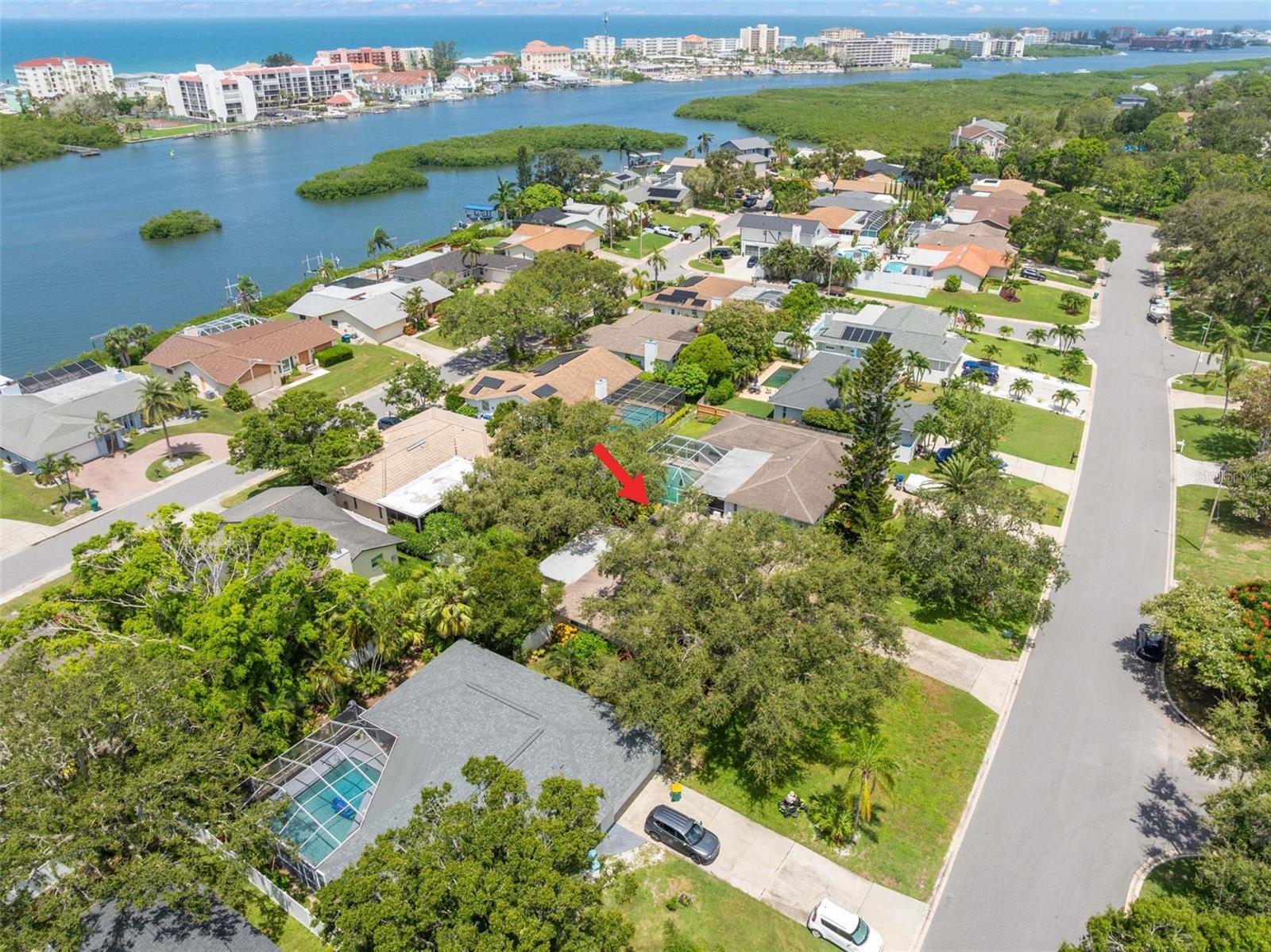 8054 BAYSHORE DR