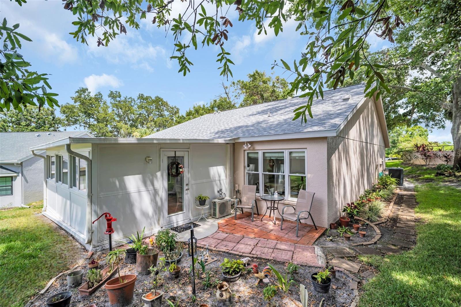 1600 HIGHLAND CLUB LN