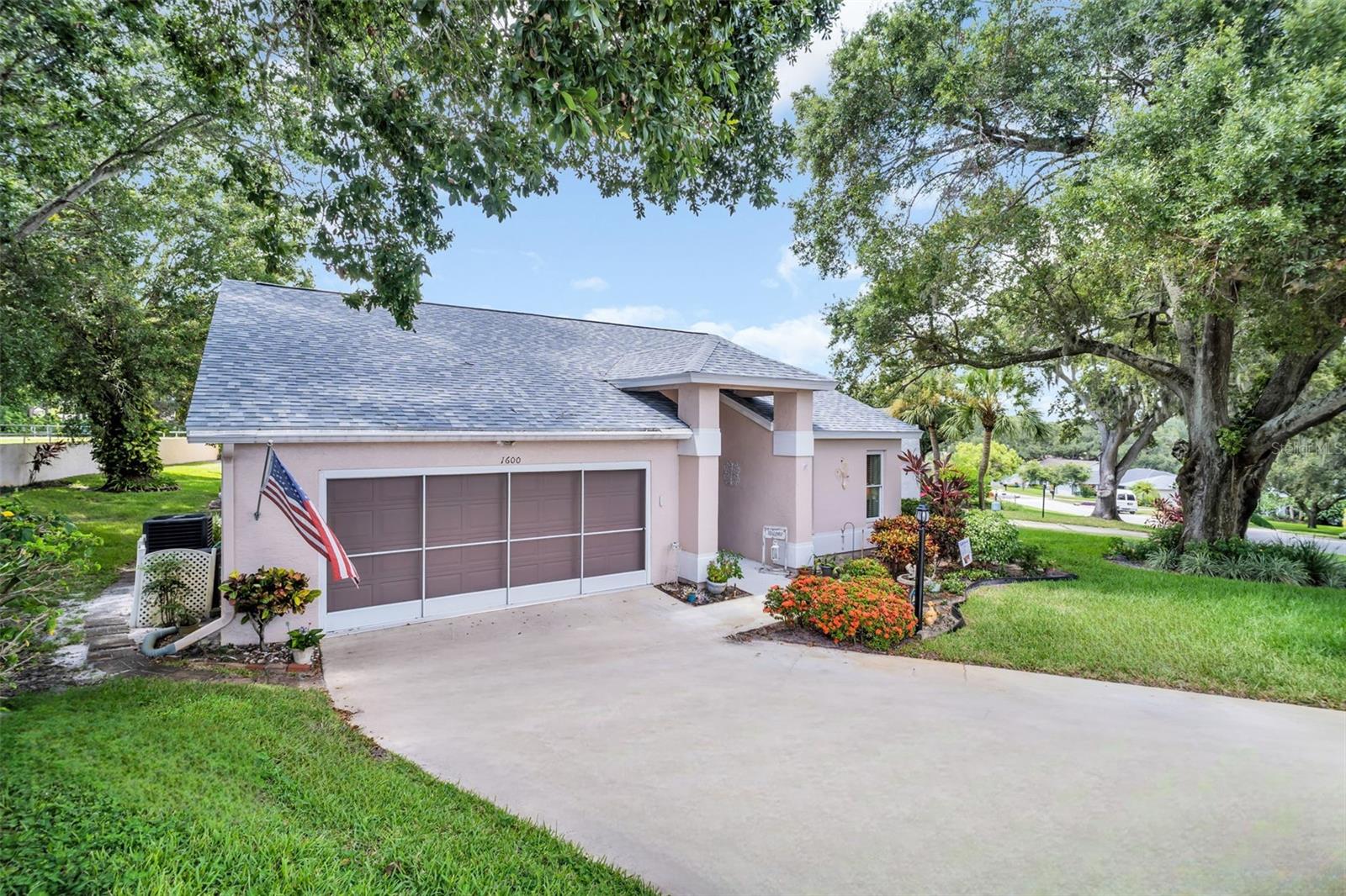 1600 HIGHLAND CLUB LN