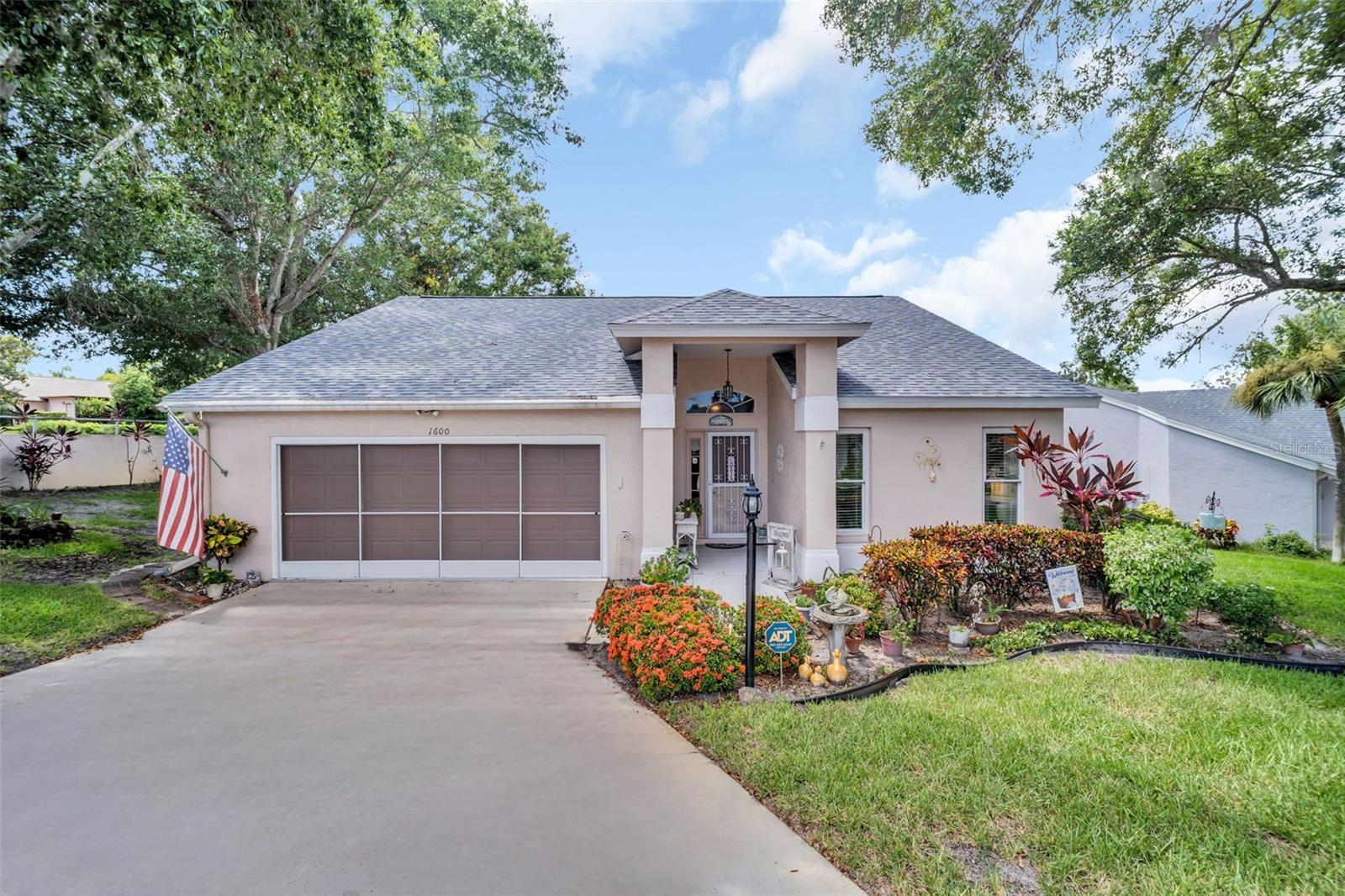 1600 HIGHLAND CLUB LN