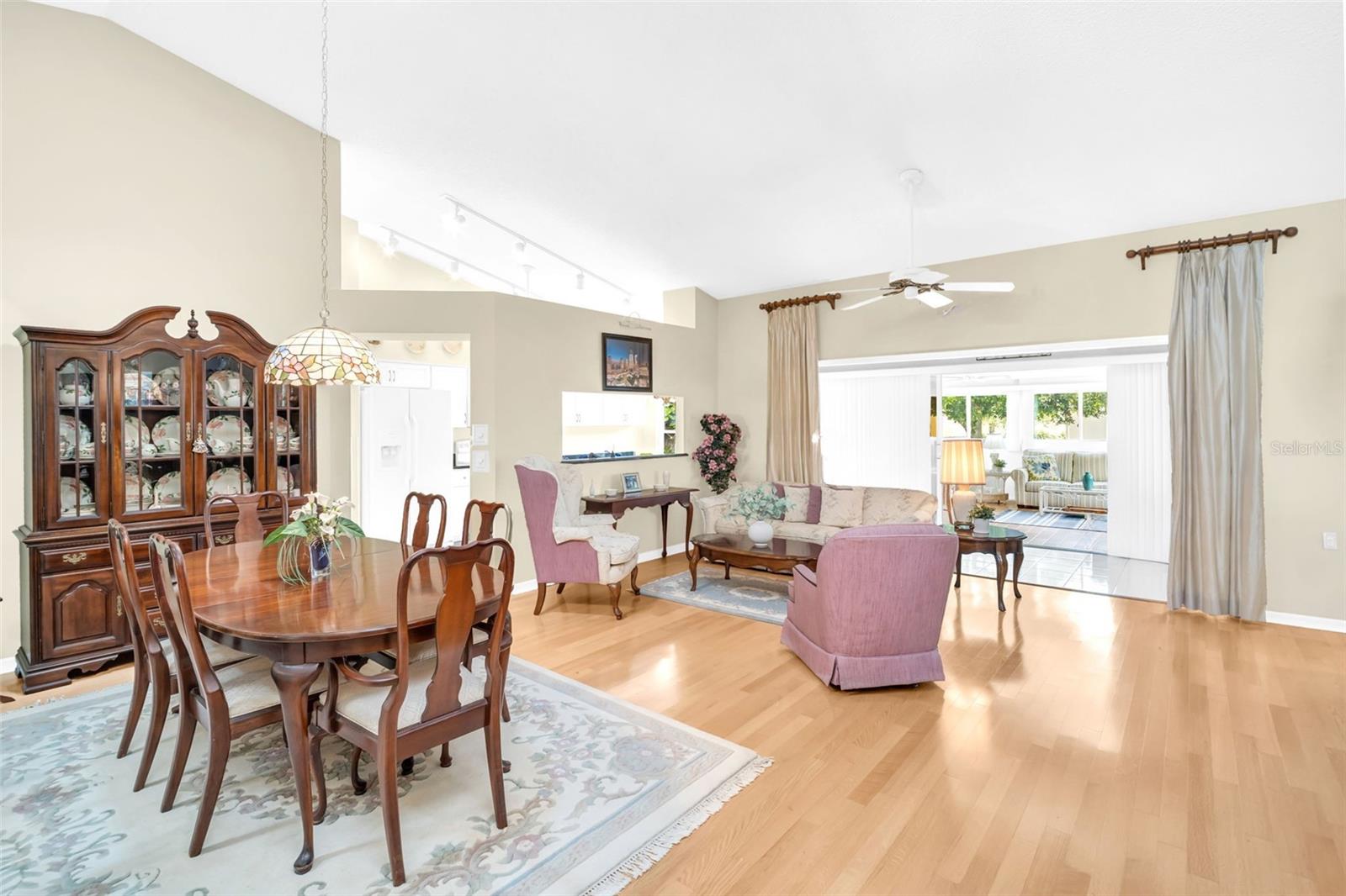 1600 HIGHLAND CLUB LN