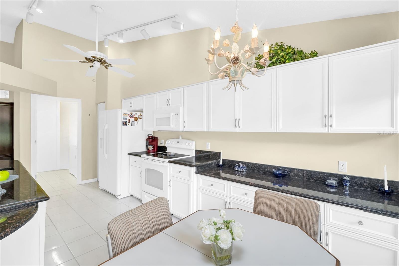 1600 HIGHLAND CLUB LN