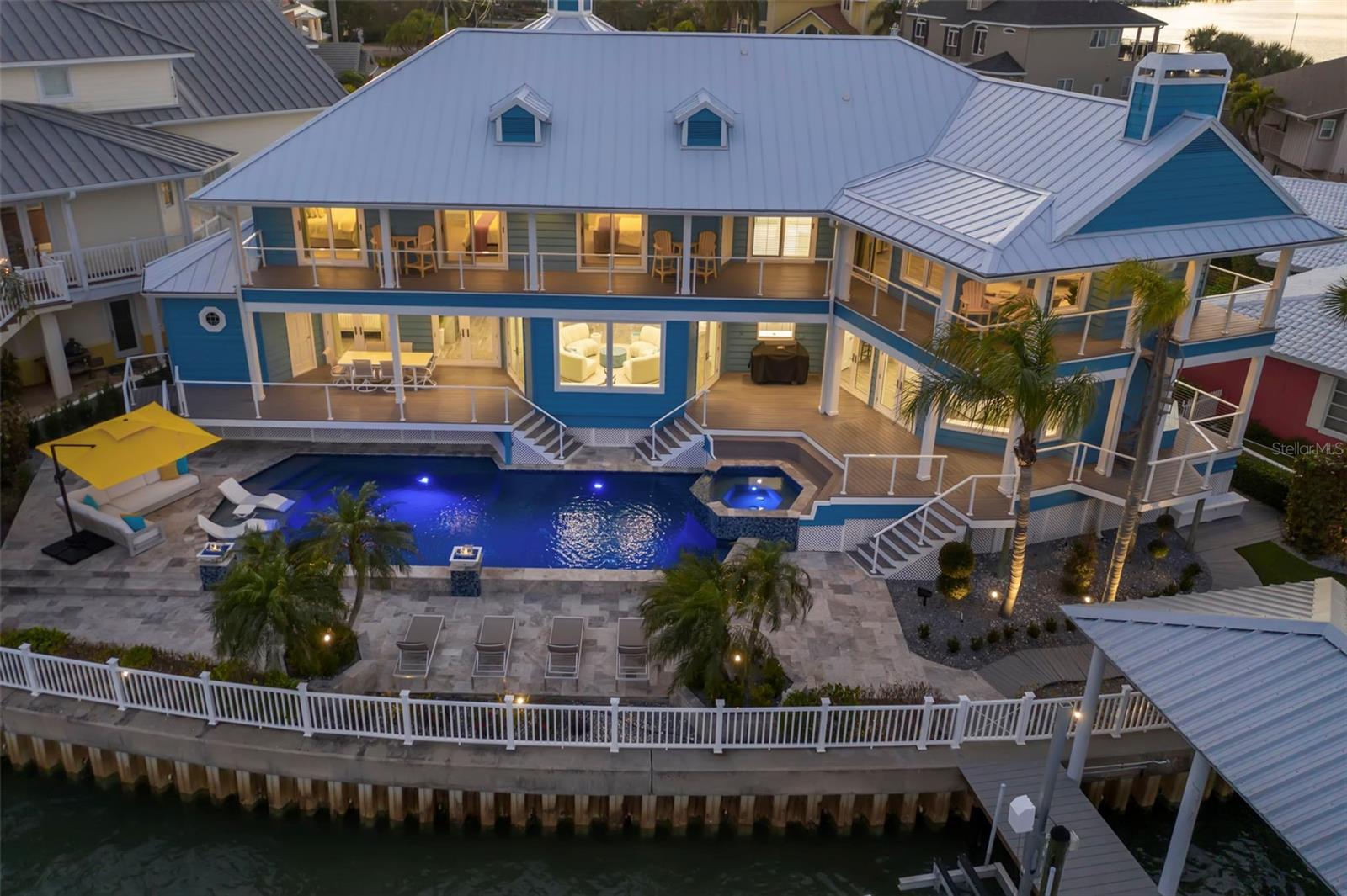 295 BAYSIDE DR