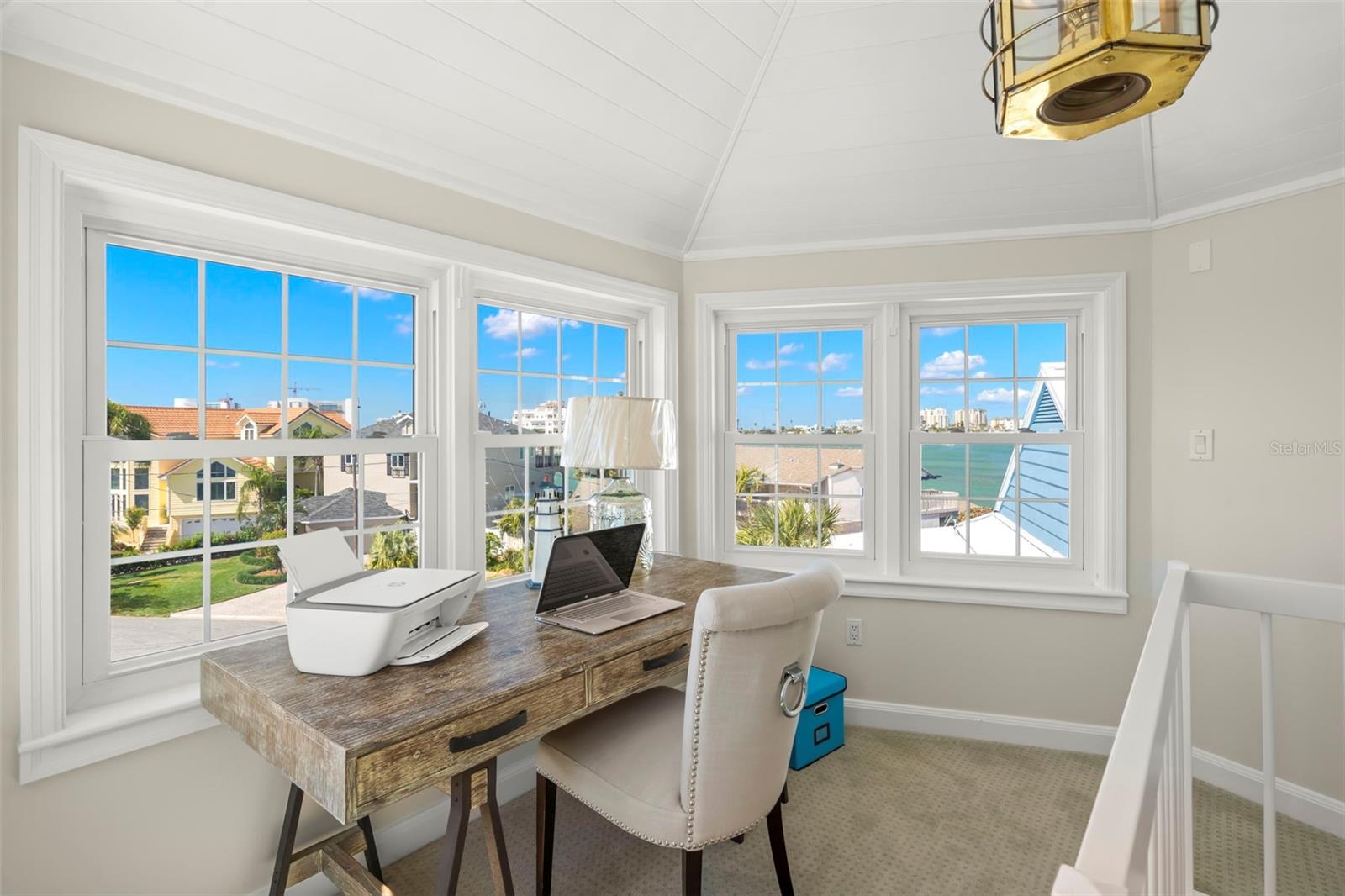 295 BAYSIDE DR