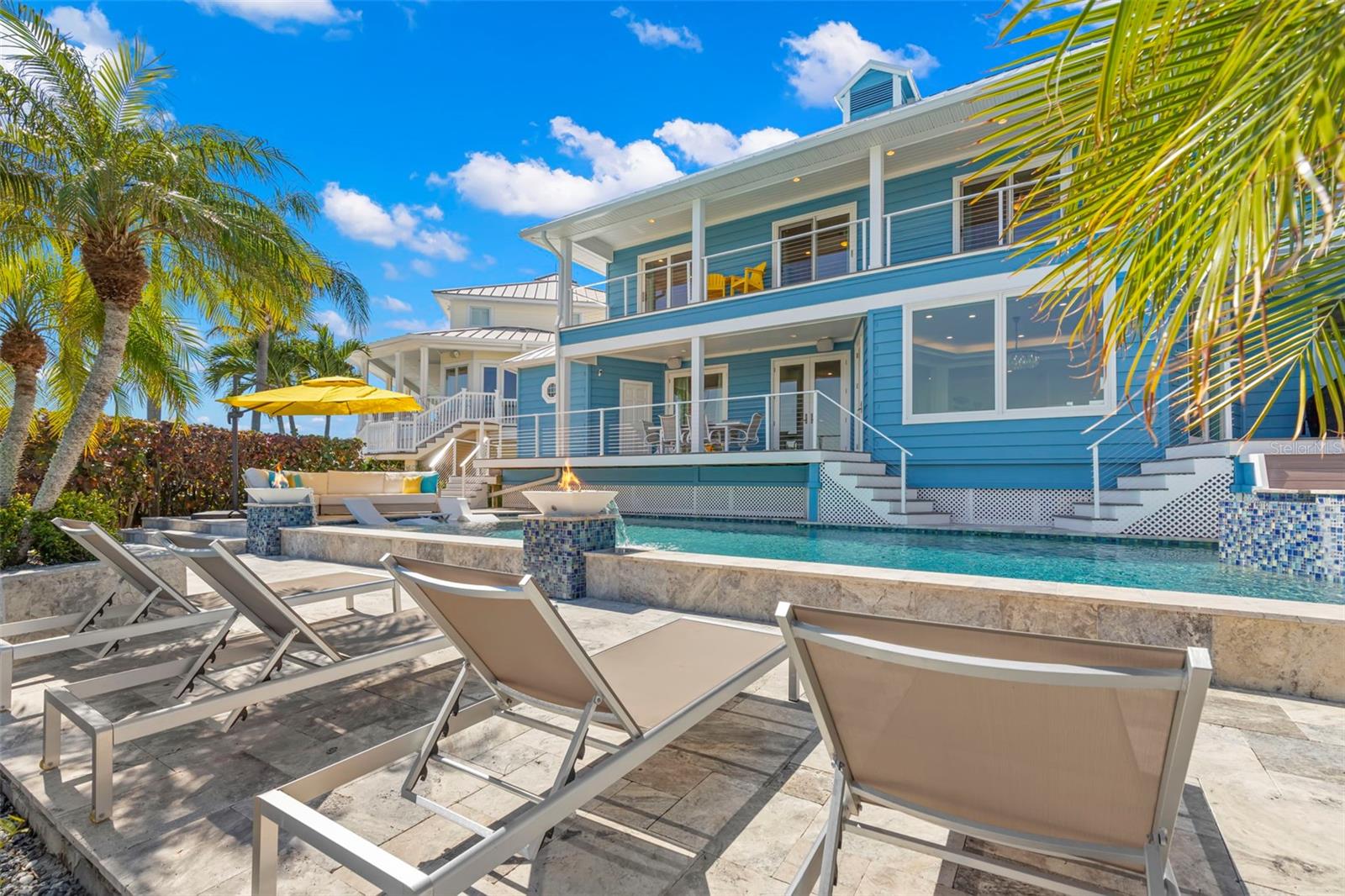 295 BAYSIDE DR