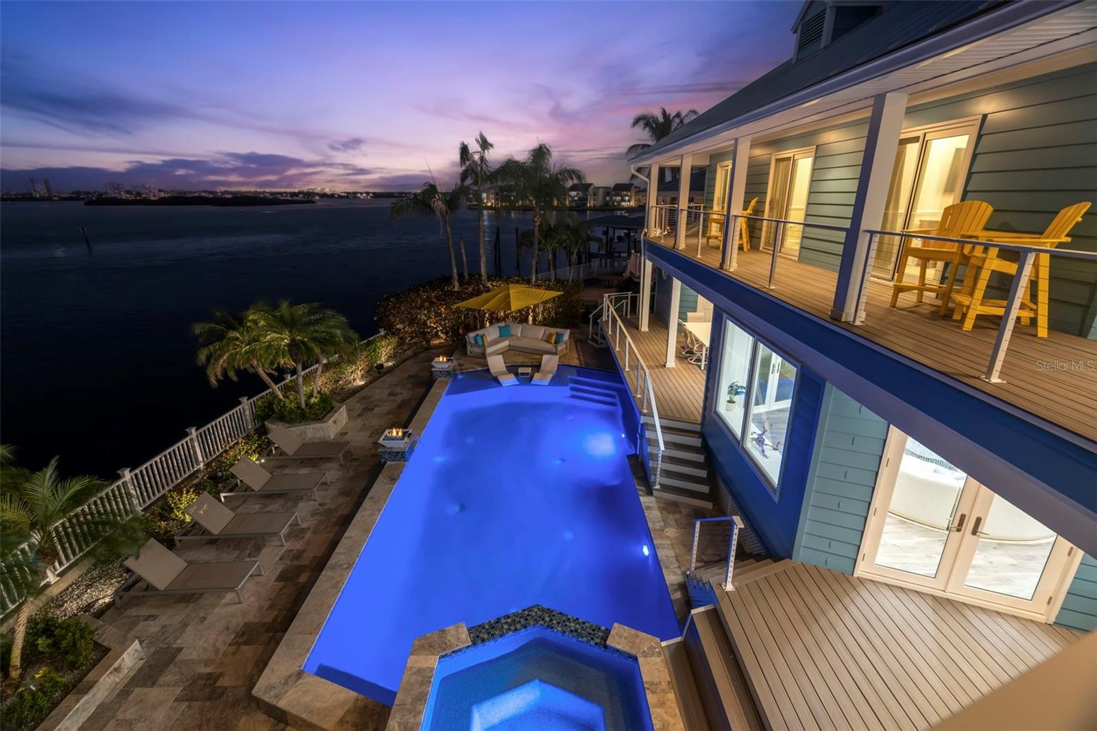 295 BAYSIDE DR