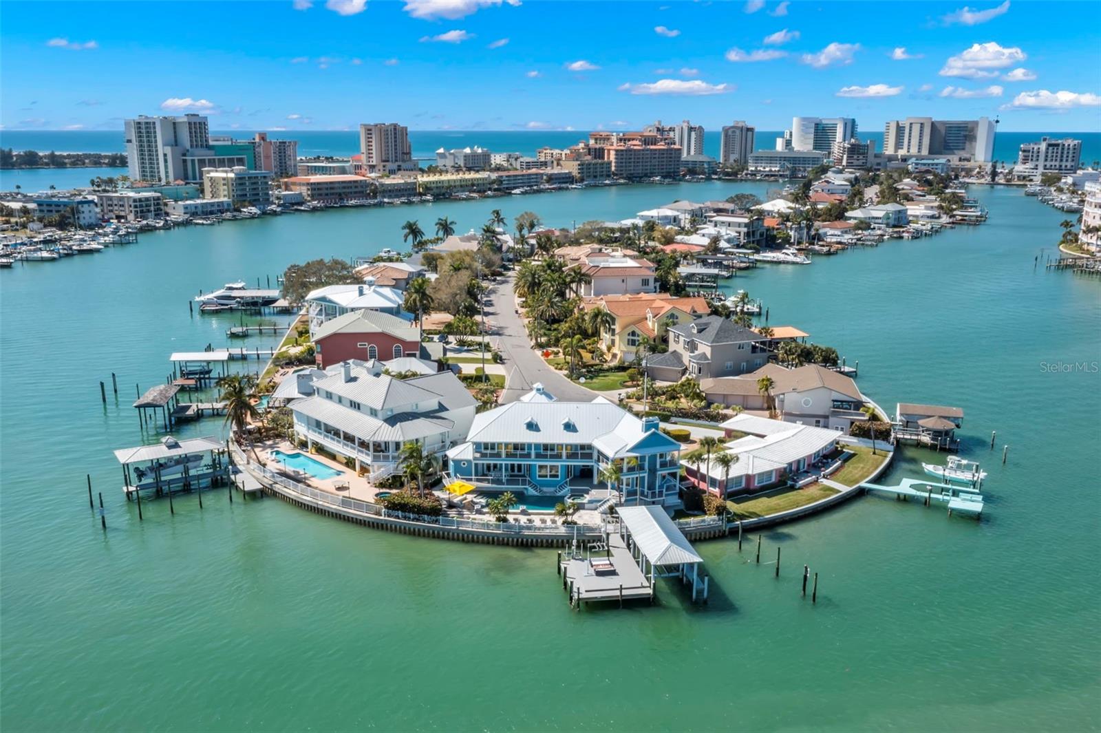 295 BAYSIDE DR