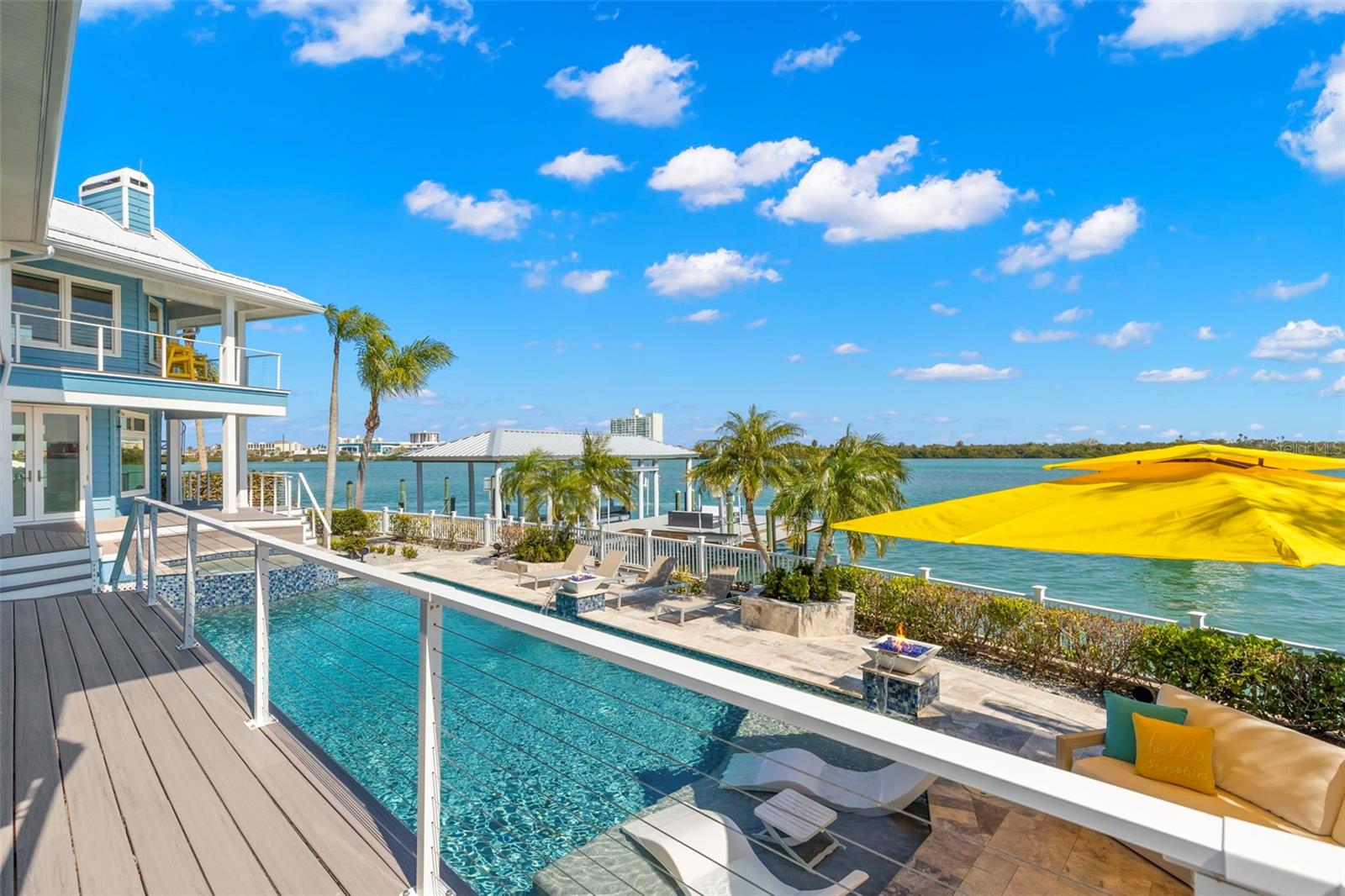 295 BAYSIDE DR
