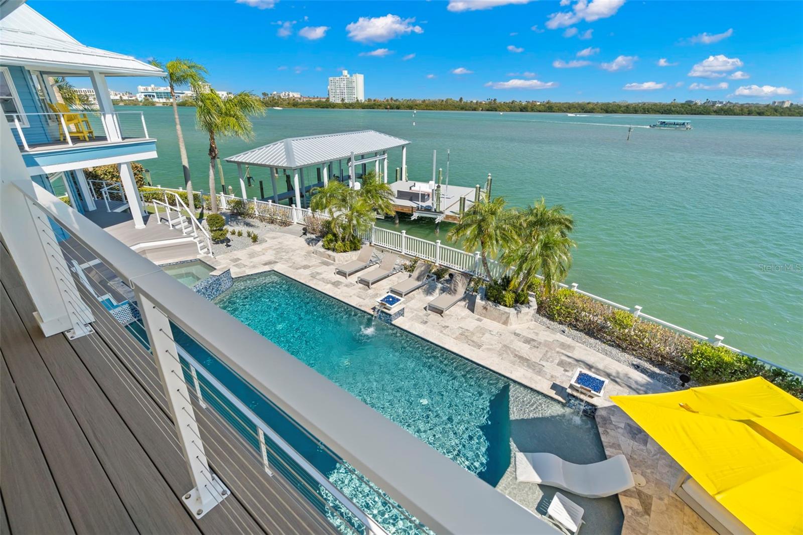295 BAYSIDE DR